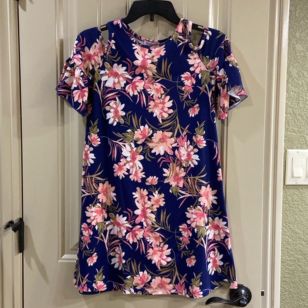 Girl’s Cold Shoulder Dress by Chenault Girl Brand. GUC!